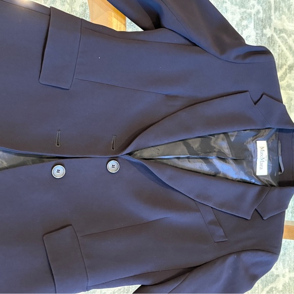 Max Mara women’s navy blue blazer size 42, which is a 12 excellent condition - Picture 5 of 7
